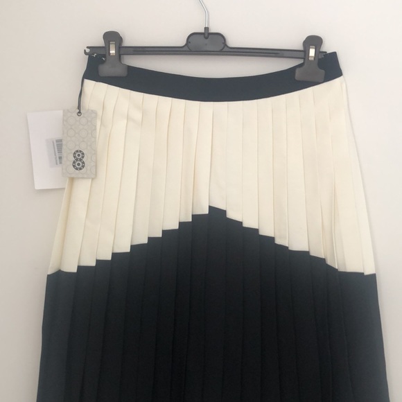 8 BY YOOX midi pleated skirt - Picture 4 of 5